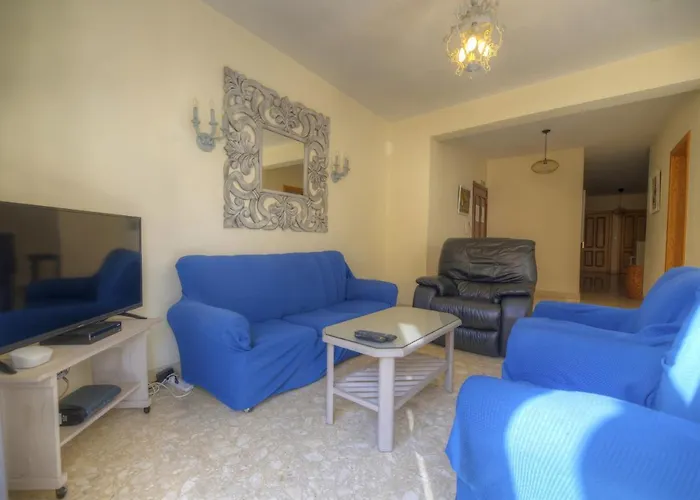 Large And Bright Apartment In The City Centre Goslm-2